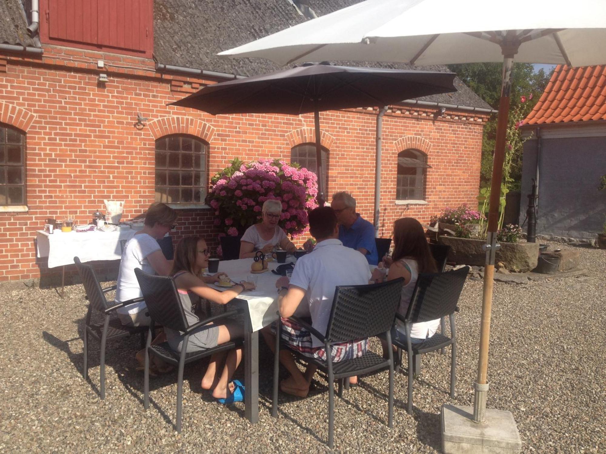 Kildegaarden Bed&Breakfast Frorup Exterior foto